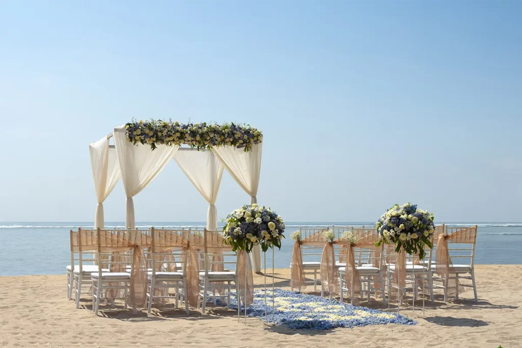 beach elope in holiday inn bali benoa